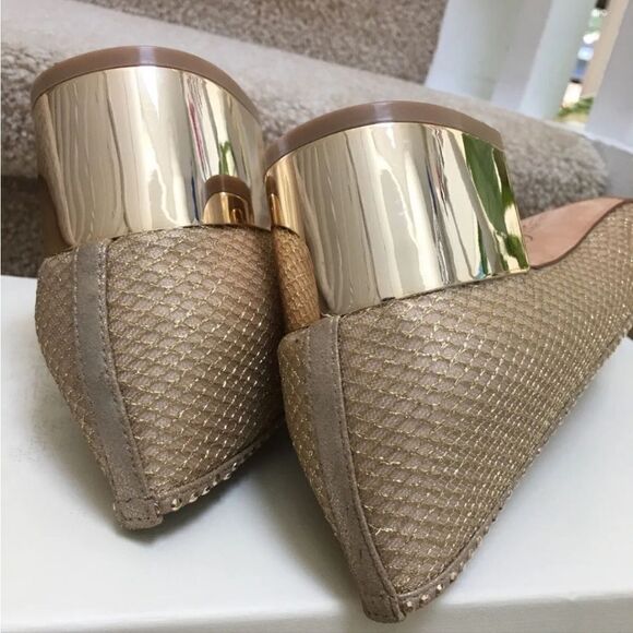 Vince Camuto - Picture 13 of 16